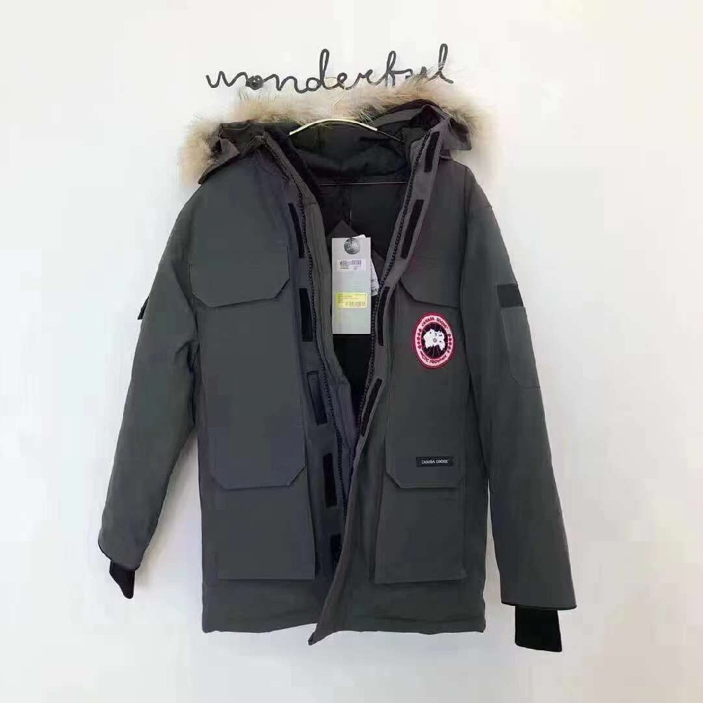 大鹅羽绒服