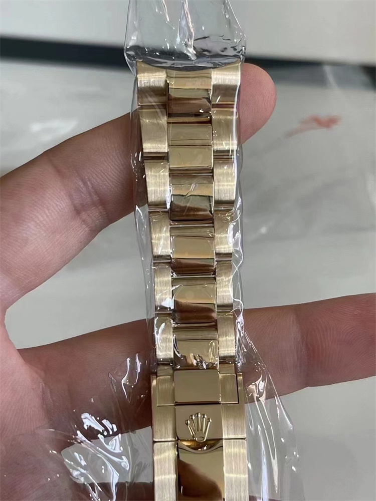 新上一组包金实拍